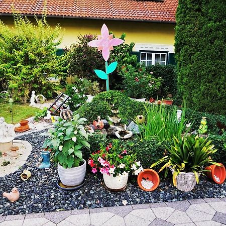 Gaestehaus Strini Jennersdorf Eksteriør billede